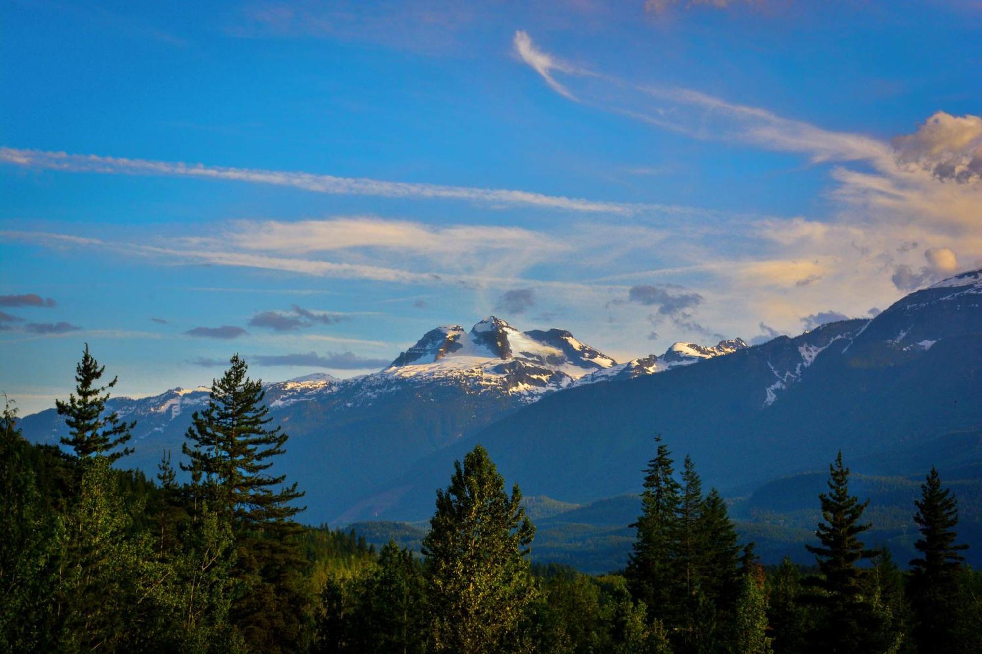 Queen Room with Two Queen Beds and Mountain View,1550530003:JPEG