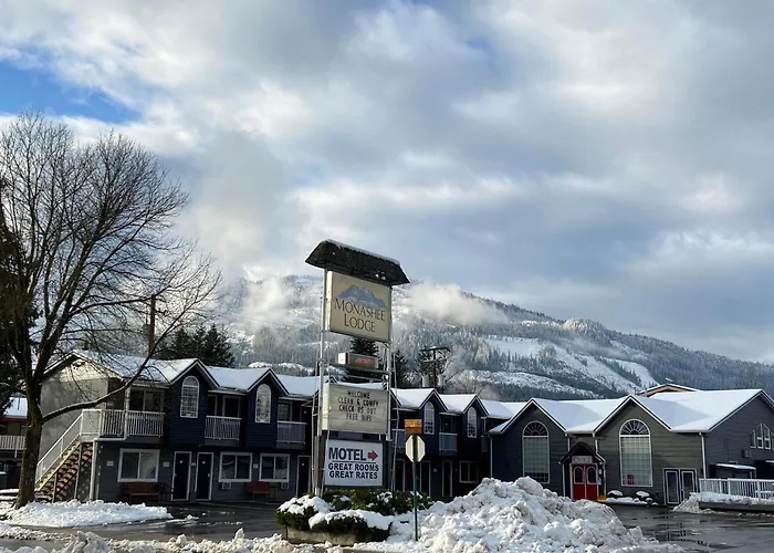 Motel: Monashee Lodge