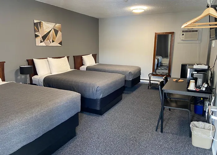 Motel: Monashee Lodge
